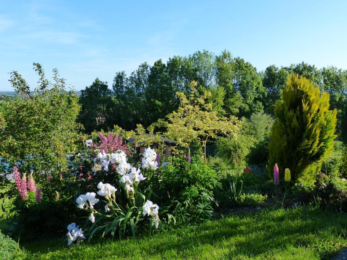 Les Enselmes Bed and Breakfast Montagnieu  Eksteriør billede